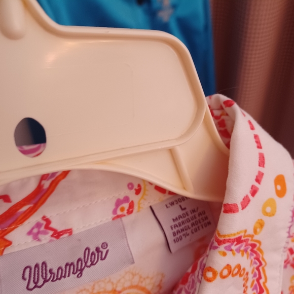 Womans Wrangler Long Sleeve Size LARGE. - Picture 2 of 5